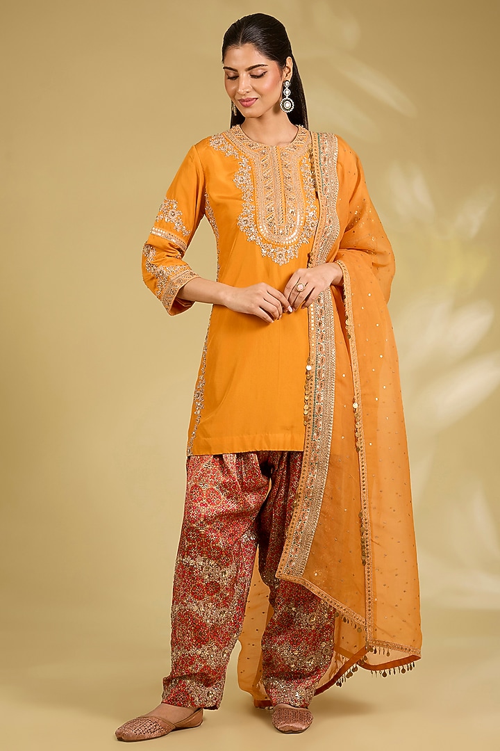 Orange Silk Embroidered Kurta Set by Debyani at Pernia's Pop Up Shop