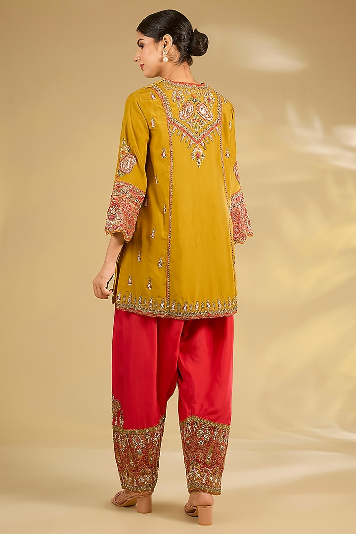 Mustard Silk Hand & Machine Embroidered Kurta Set by Debyani at Pernia's Pop Up Shop