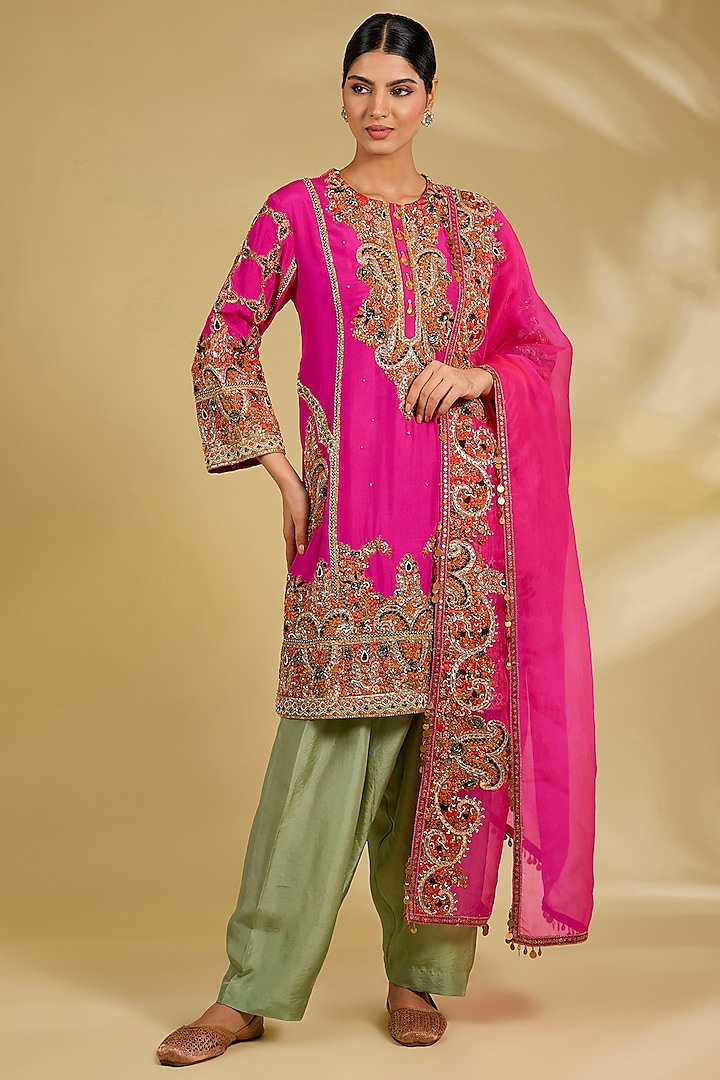 Pink Silk Hand & Machine Embroidered Kurta Set by Debyani at Pernia's Pop Up Shop