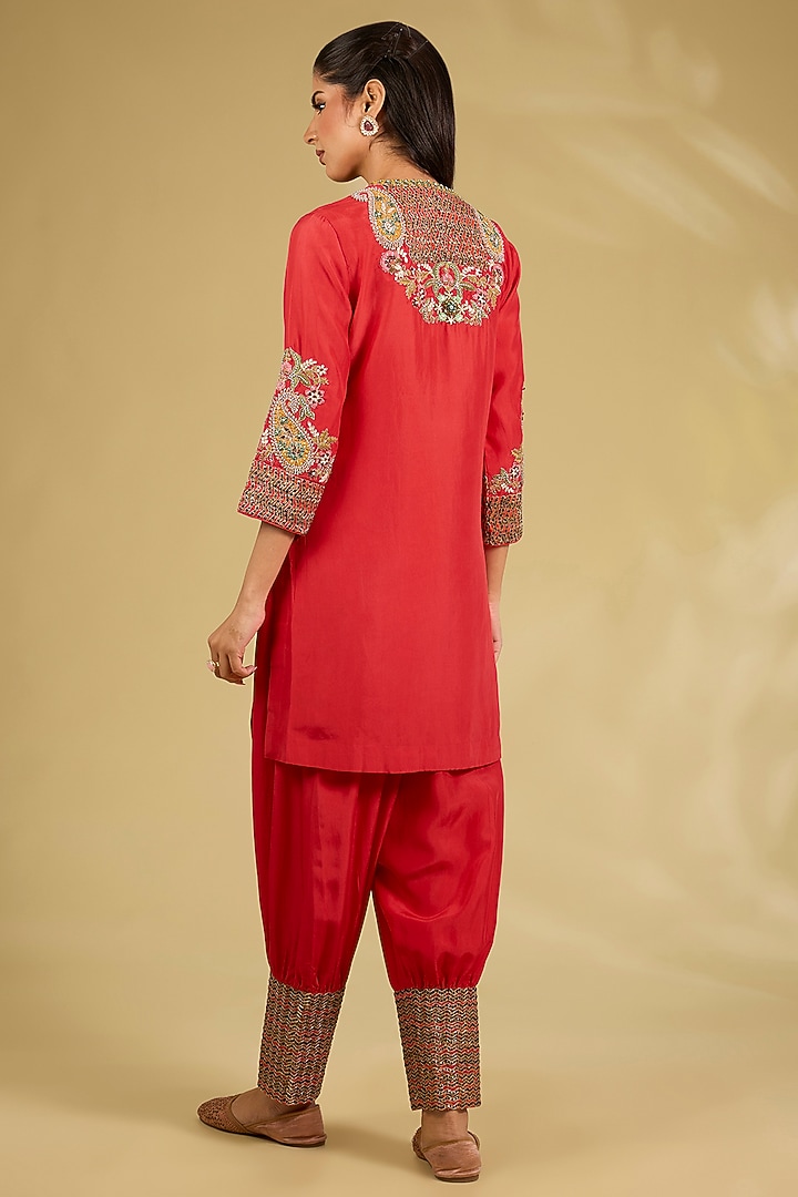 Red Silk Embroidered Kurta Set by Debyani at Pernia's Pop Up Shop