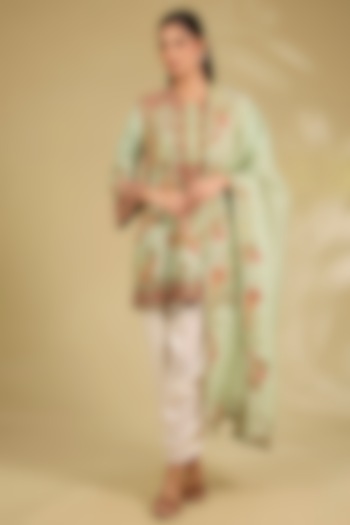 Pista Green Silk Embroidered Kurta Set by Debyani at Pernia's Pop Up Shop