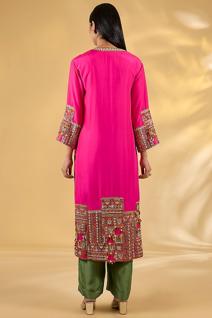 Pink Silk Hand & Machine Embroidered Kurta Set by Debyani at Pernia's Pop Up Shop