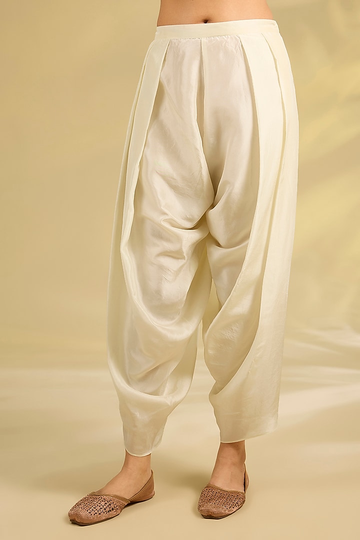 Green Silk Hand & Machine Embroidered Kurta Set by Debyani at Pernia's Pop Up Shop