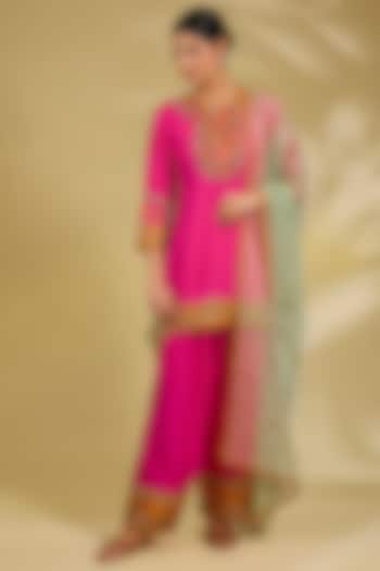 Pink Silk Hand & Machine Embroidered Kurta Set by Debyani at Pernia's Pop Up Shop