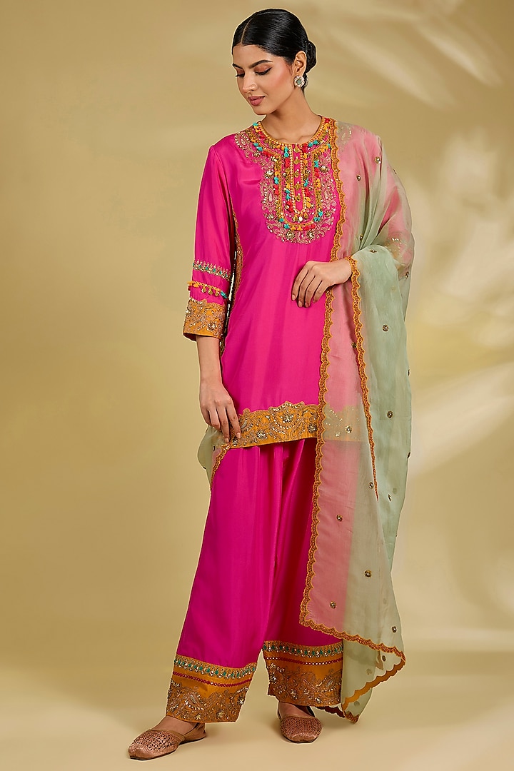 Pink Silk Hand & Machine Embroidered Kurta Set by Debyani at Pernia's Pop Up Shop