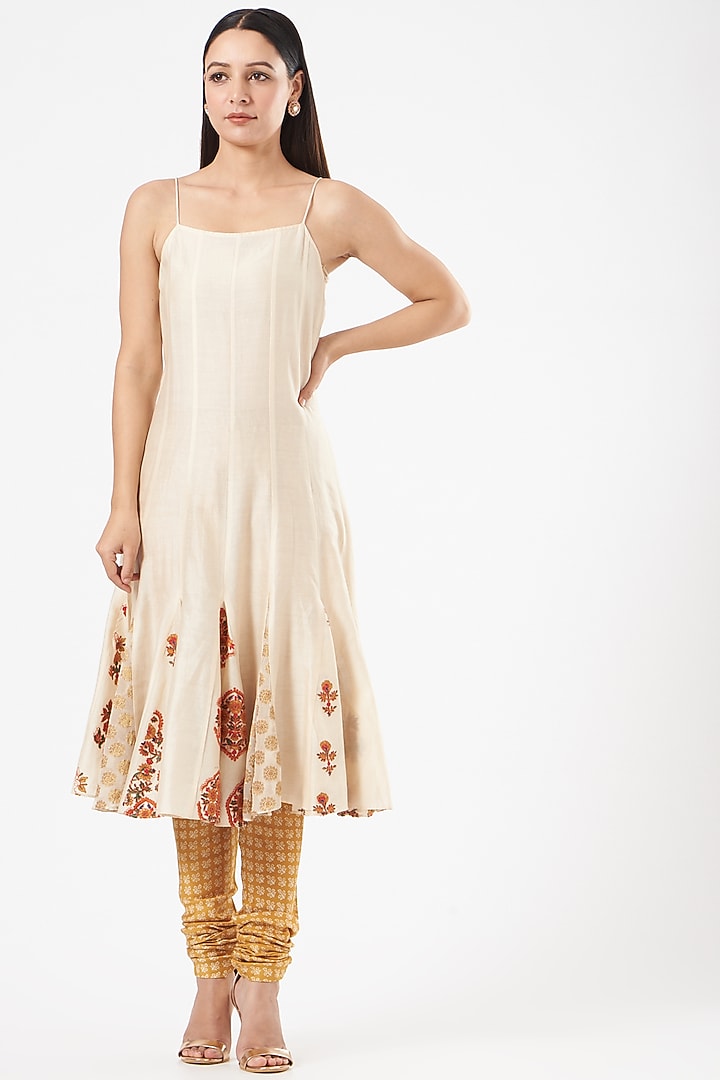 Ivory Silk Chanderi Kurta Set by Debyani at Pernia's Pop Up Shop