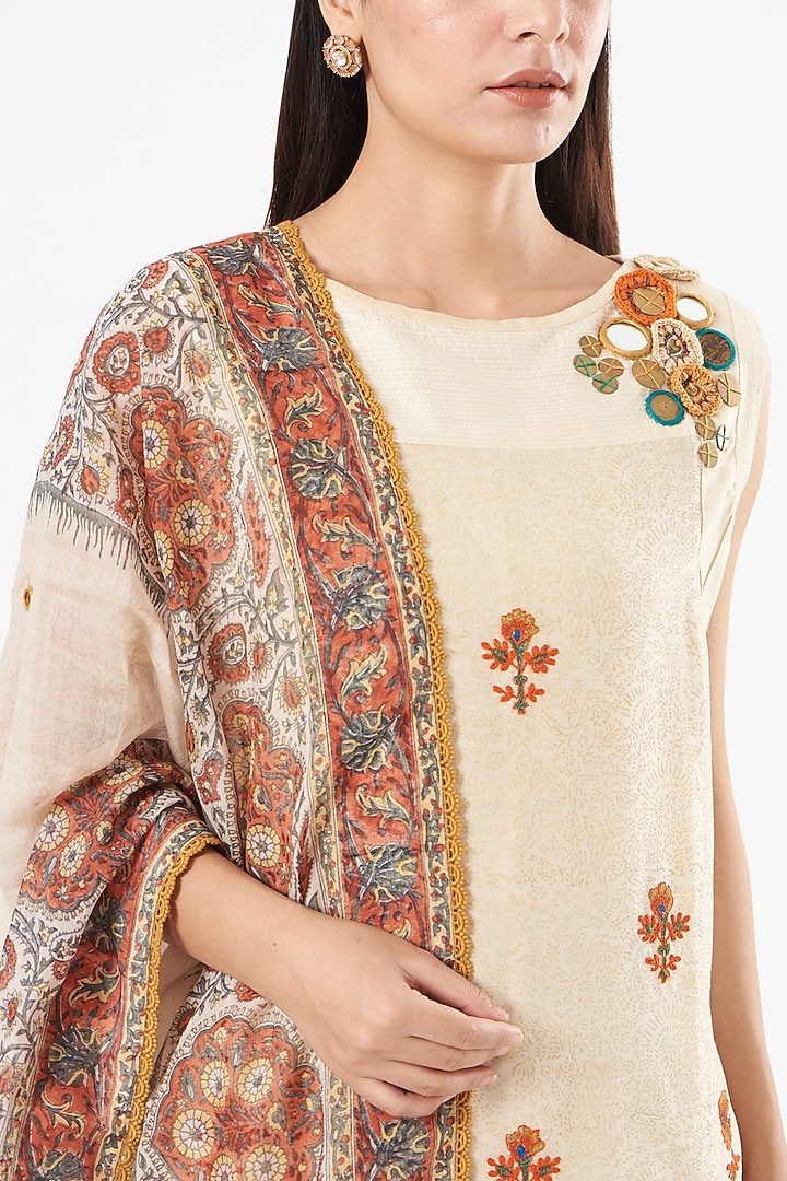 Ivory Silk Chanderi Kurta Set by Debyani at Pernia's Pop Up Shop