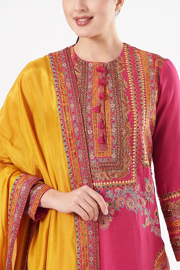 Magenta Mulmul Kurta Set by Debyani at Pernia's Pop Up Shop