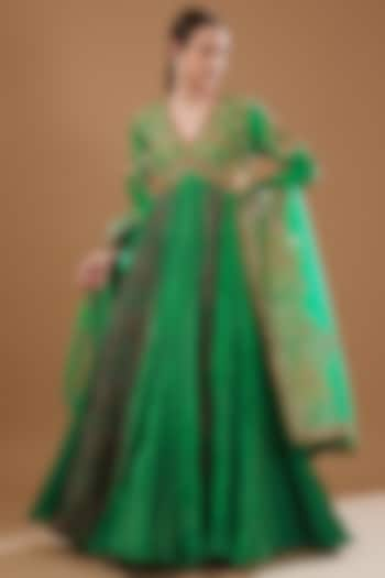 Green Chanderi Embroidered Anarkali Set by Debyani at Pernia's Pop Up Shop