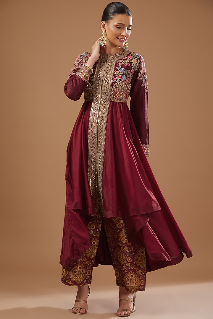 Maroon Chanderi Embroidered Tunic Set by Debyani at Pernia's Pop Up Shop