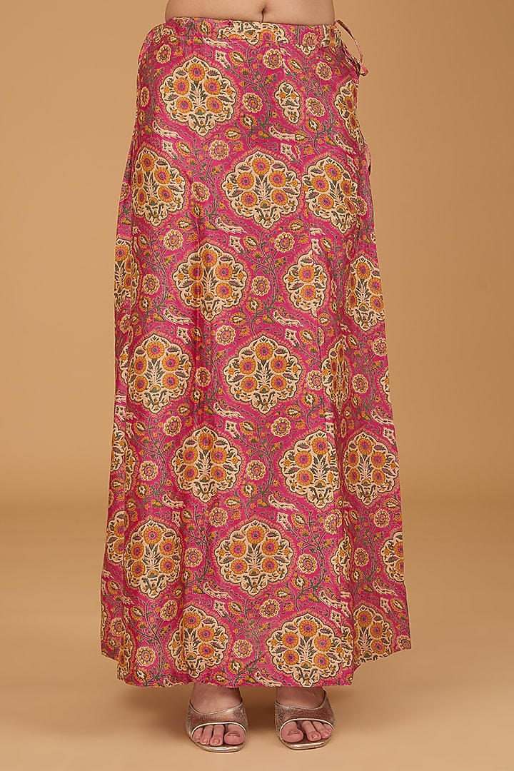 Magenta Organza Thread Work Reception Saree Set by Debyani at Pernia's Pop Up Shop