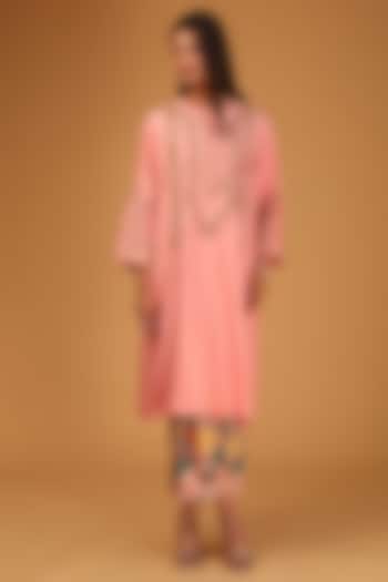 Blush Pink Silk Embroidered Kurta Set by Debyani at Pernia's Pop Up Shop