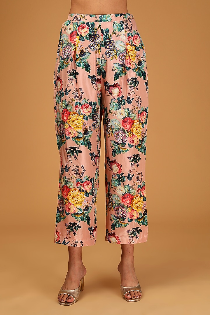 Blush Pink Silk Embroidered Kurta Set by Debyani at Pernia's Pop Up Shop