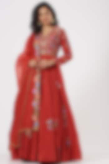 Red Chanderi Embellished Kurta Set by Debyani