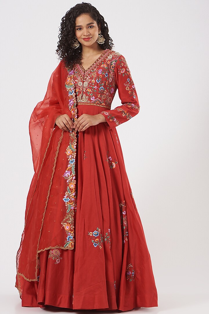 Red Chanderi Embellished Kurta Set by Debyani