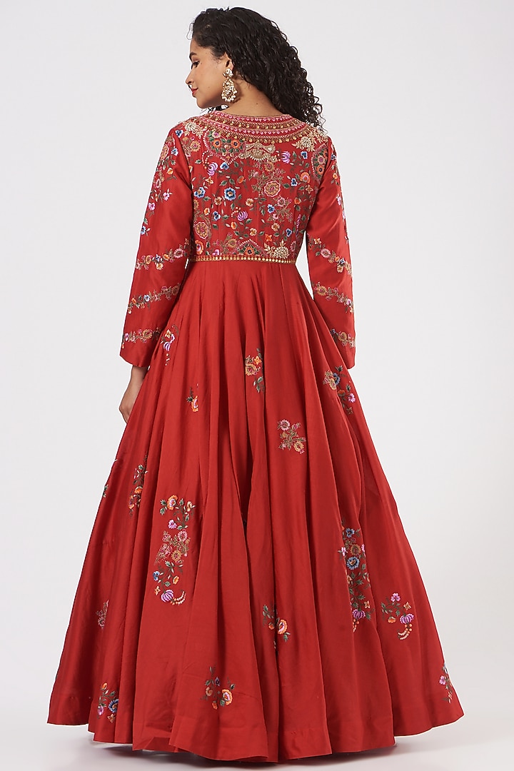Red Chanderi Embellished Kurta Set by Debyani at Pernia's Pop Up Shop