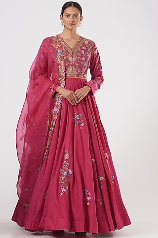 Magenta Chanderi Printed Kurta Set by Debyani