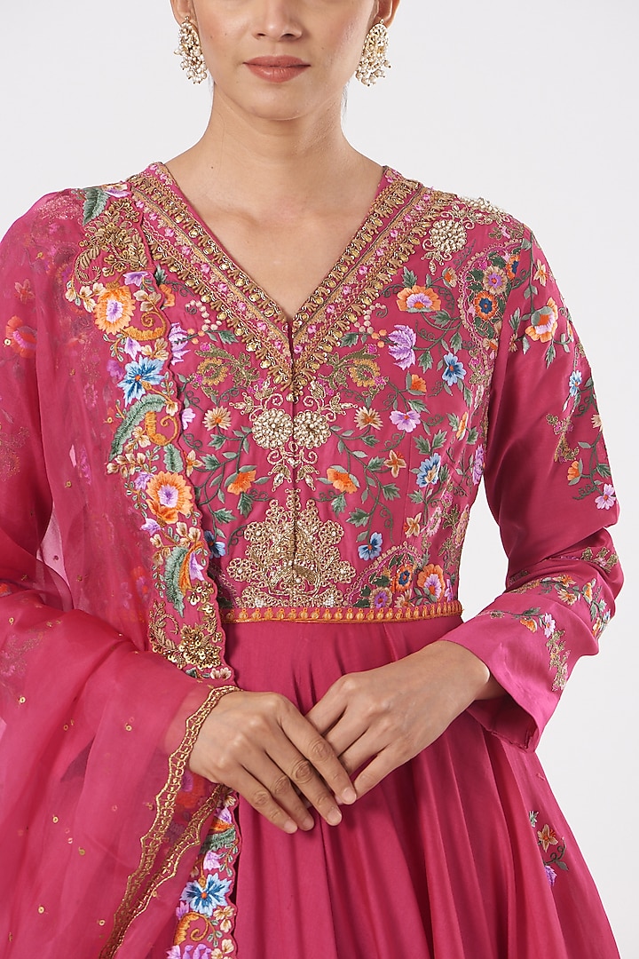 Magenta Chanderi Printed Kurta Set by Debyani at Pernia's Pop Up Shop