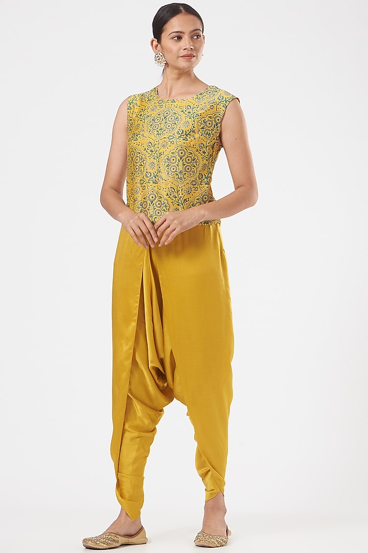 Yellow Chanderi Printed Jacket Set by Debyani at Pernia's Pop Up Shop