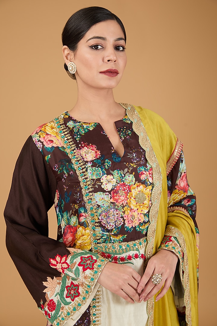 Black Silk Floral Choga Kurta Set by Debyani at Pernia's Pop Up Shop