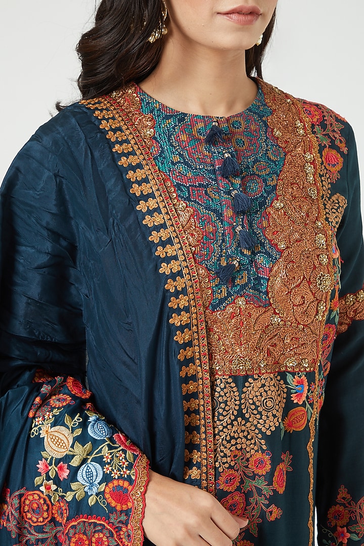 Navy Blue Scalloped Kurta Set by Debyani at Pernia's Pop Up Shop