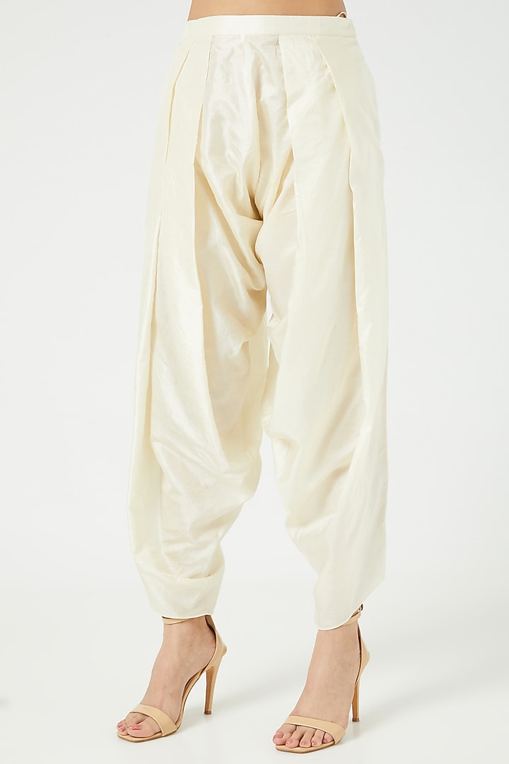 Pista Green Banglore Silk Kurta Set by Debyani at Pernia's Pop Up Shop