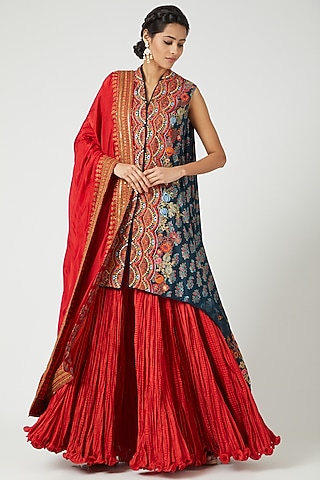 Red Crushed Skirt Set by Debyani