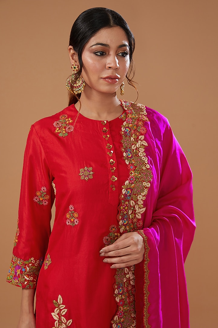 Red Silk Embroidered Kurta Set by Debyani at Pernia's Pop Up Shop