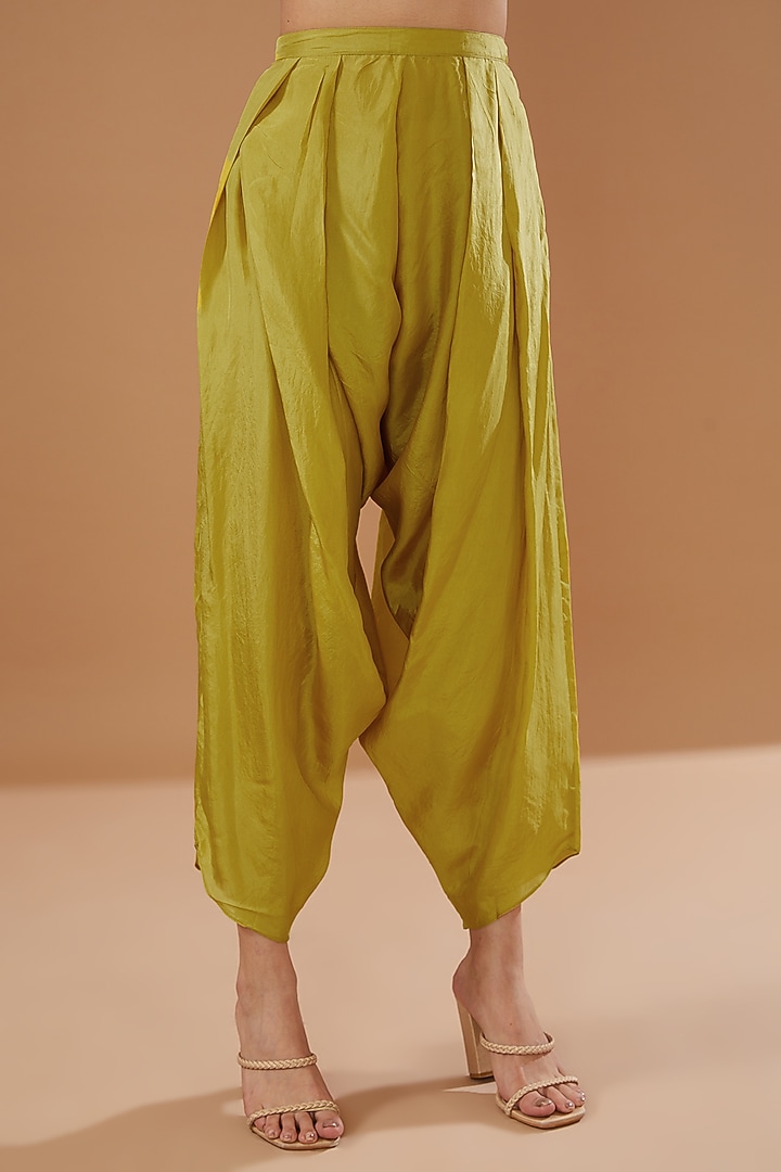 Red Silk Embroidered Kurta Set by Debyani at Pernia's Pop Up Shop