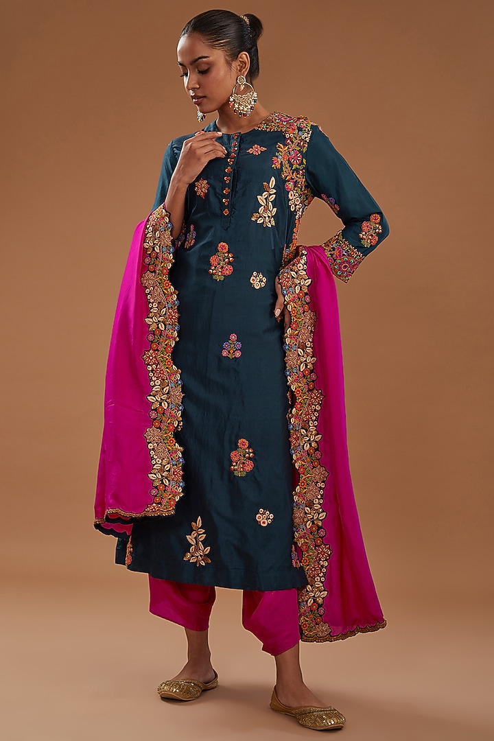 Blue Chanderi Thread Embroidered Kurta Set by Debyani at Pernia's Pop Up Shop