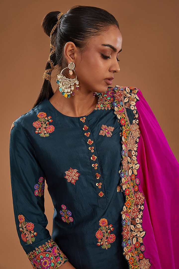 Blue Chanderi Thread Embroidered Kurta Set by Debyani at Pernia's Pop Up Shop