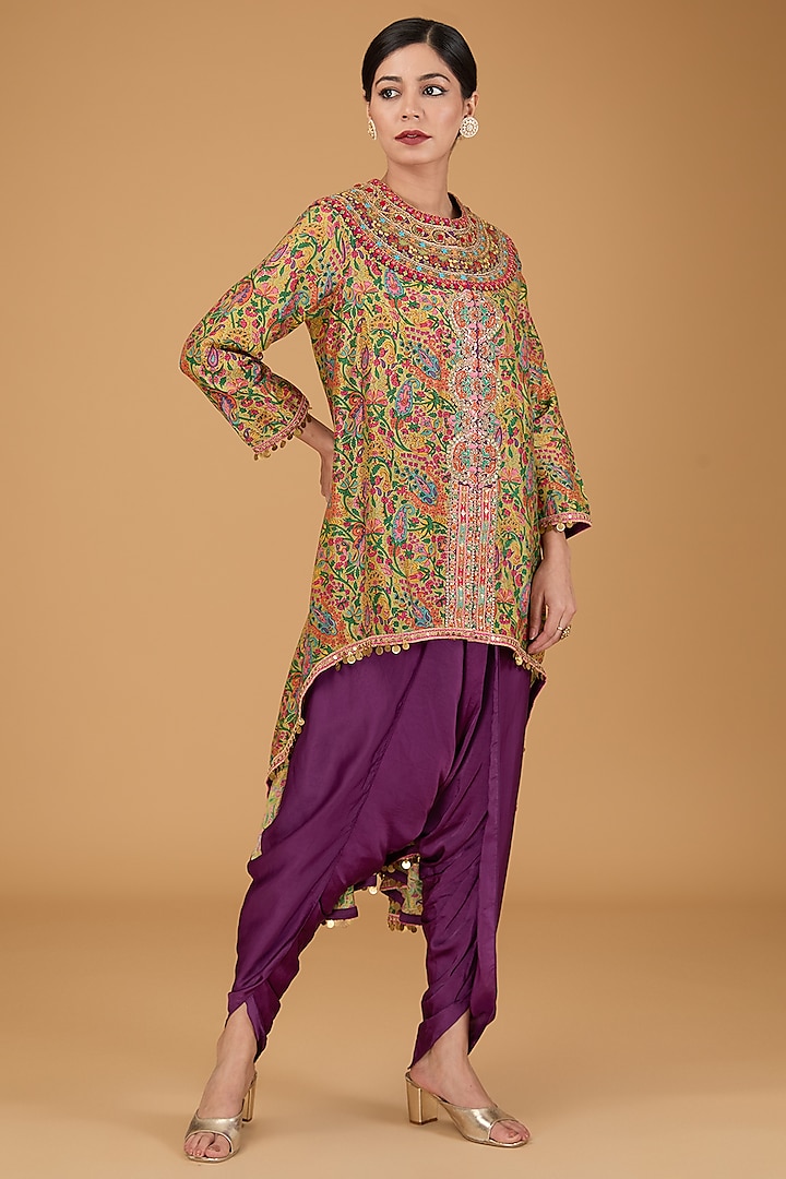 Mustard Chanderi Paisley Printed Jacket Set by Debyani at Pernia's Pop Up Shop