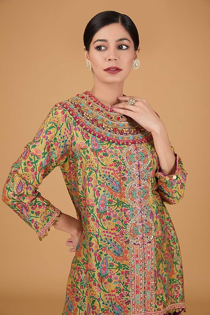 Mustard Chanderi Paisley Printed Jacket Set by Debyani at Pernia's Pop Up Shop