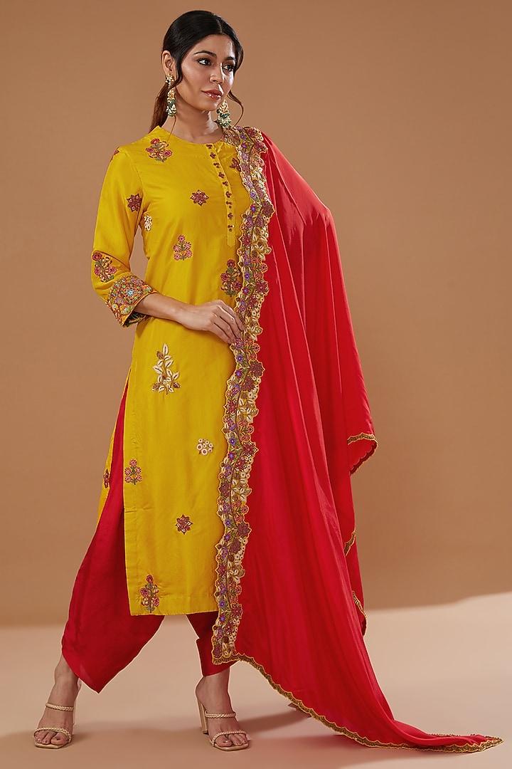 Mustard Silk Embroidered Kurta Set by Debyani at Pernia's Pop Up Shop