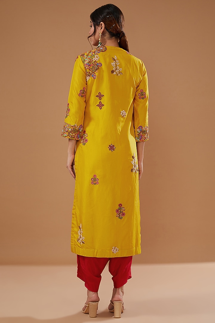 Mustard Silk Embroidered Kurta Set by Debyani at Pernia's Pop Up Shop