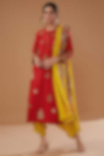 Red Silk Embroidered Kurta Set by Debyani at Pernia's Pop Up Shop