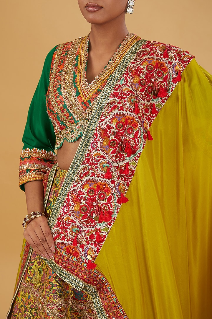 Emerald Green Chanderi Silk Hand & Machine Embroidered Bridal Lehenga Set by Debyani at Pernia's Pop Up Shop