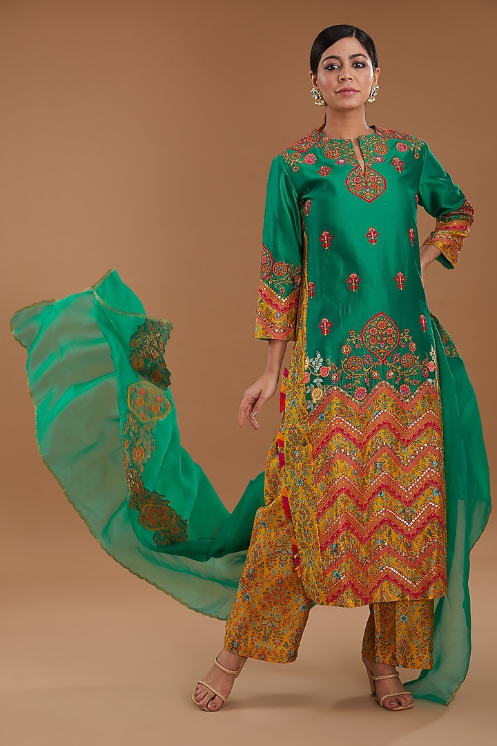 Green Chanderi Kurta Set by Debyani at Pernia's Pop Up Shop