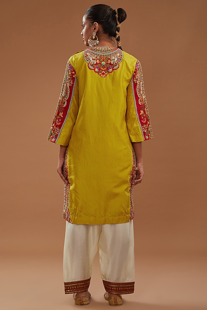 Yellow Chanderi Embroidered Kurta Set by Debyani at Pernia's Pop Up Shop
