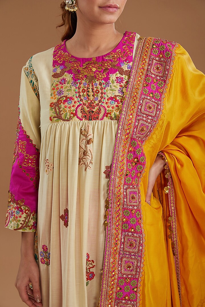 Ivory Chanderi Gathered Kurta Set by Debyani at Pernia's Pop Up Shop