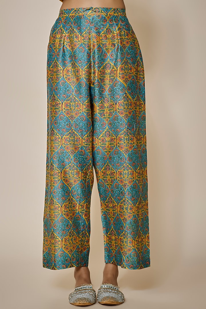 Mustard Chanderi Silk Zig-Zag Leheriya Embroidered Kurta Set by Debyani at Pernia's Pop Up Shop
