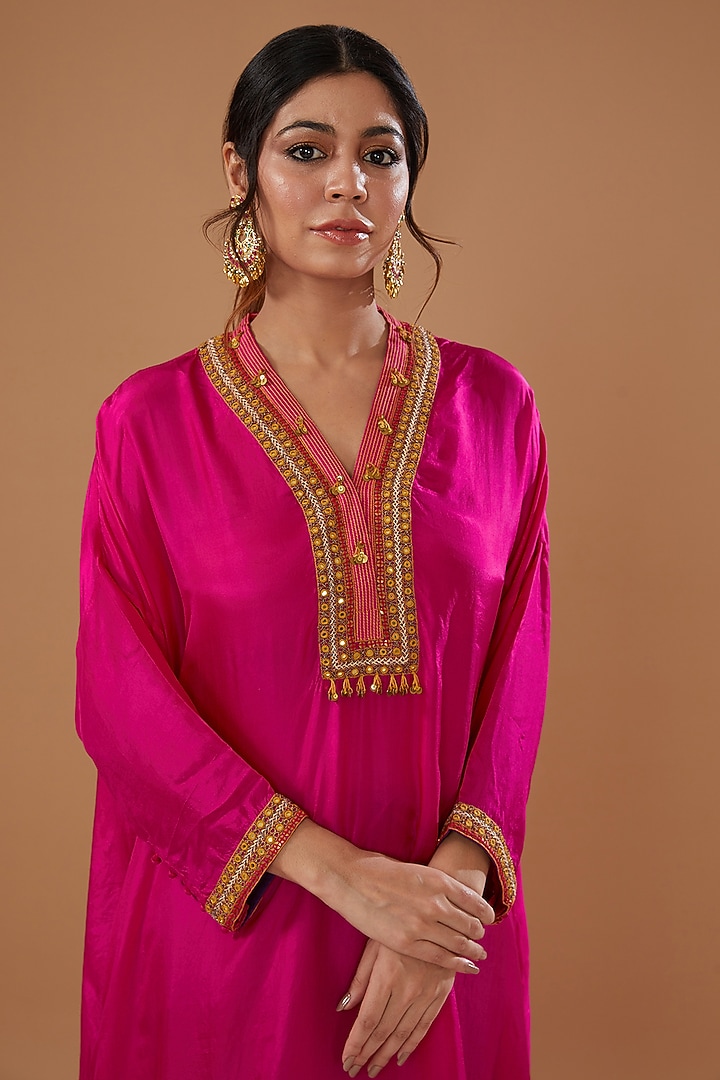 Magenta Silk Kurta Set by Debyani at Pernia's Pop Up Shop