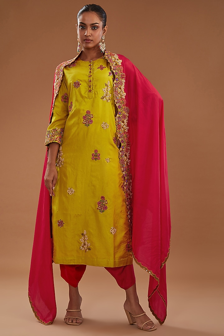 Yellow Chanderi Embroidered Kurta Set by Debyani at Pernia's Pop Up Shop