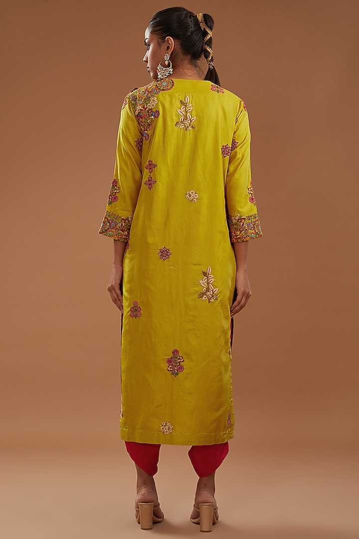 Yellow Chanderi Embroidered Kurta Set by Debyani at Pernia's Pop Up Shop