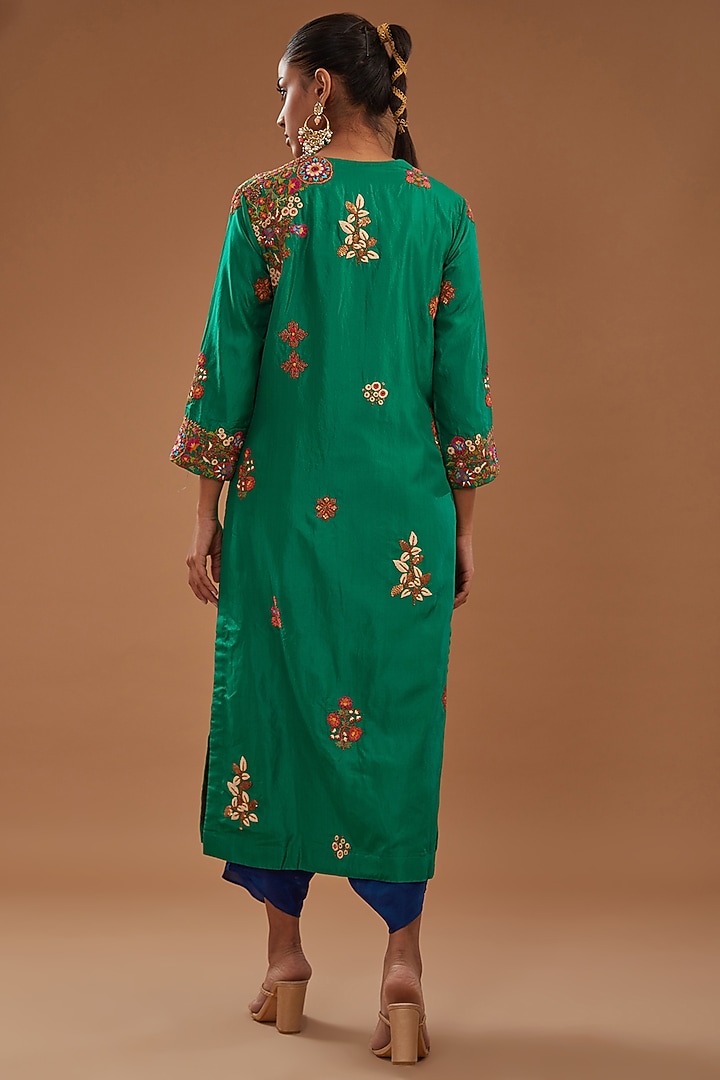 Green Chanderi Embroidered Kurta Set by Debyani at Pernia's Pop Up Shop