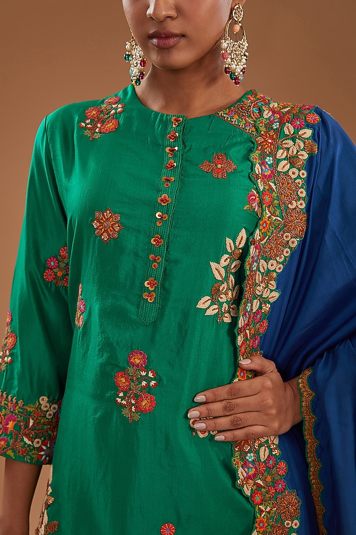 Green Chanderi Embroidered Kurta Set by Debyani at Pernia's Pop Up Shop