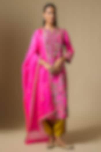 Rani Pink Silk Embellished Kurta Set by Debyani at Pernia's Pop Up Shop