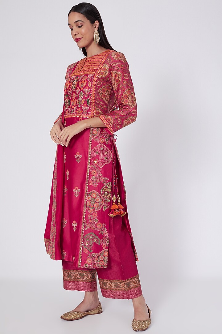 Magenta Printed Kurta Set by Debyani at Pernia's Pop Up Shop