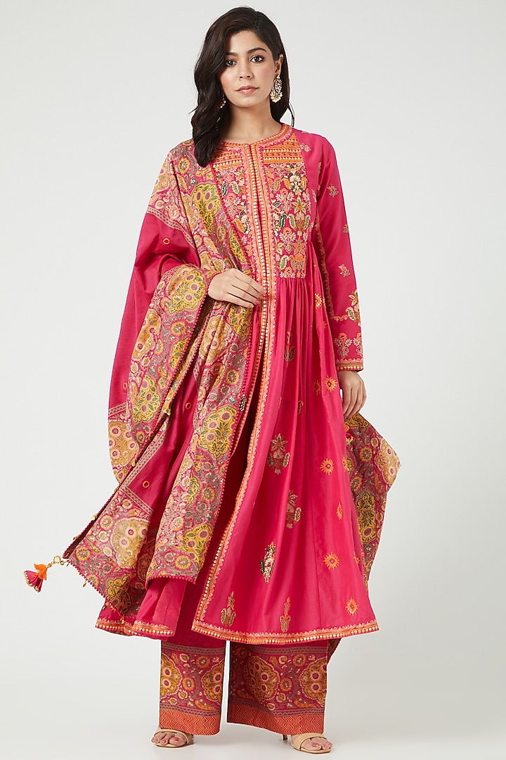 Magenta Chanderi Kurta Set by Debyani at Pernia's Pop Up Shop