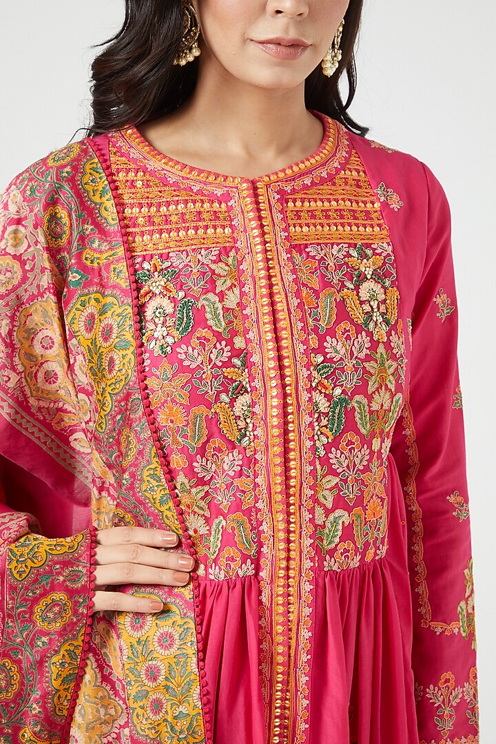 Magenta Chanderi Kurta Set by Debyani at Pernia's Pop Up Shop